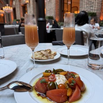 3 Arts Club Cafe at RH Chicago - Burrata salad - Cafes Near Me - Chicago, Illinois 3 Arts Club Cafe at RH Chicago - Burrata salad - Cafes Near Me - Chicago, Illinois