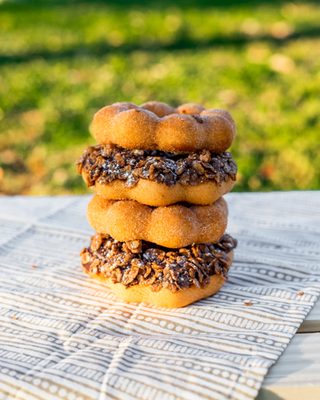 Dot & Dough by null