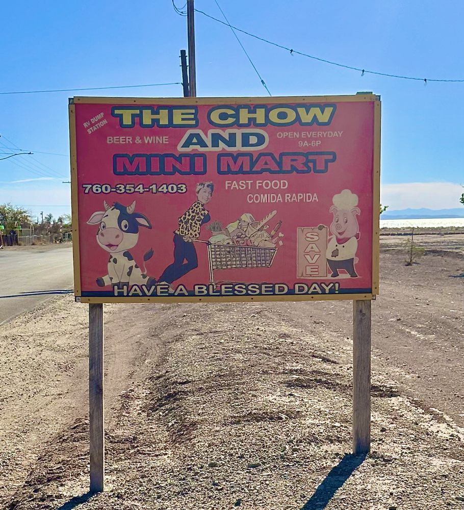 The Chow Mini Market Logo