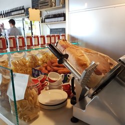 Olio & Pane - Gourmet foods and deli