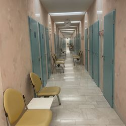 Hotel Imperial - Picture of water-therapy area - full clinic style corridors