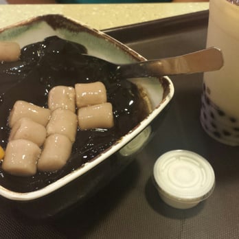 Meet Fresh - Meet Fresh Signature (with cream on the side) & boba milk tea - Desserts Near Me - Irvine, California Meet Fresh - Meet Fresh Signature (with cream on the side) & boba milk tea - Desserts Near Me - Irvine, California