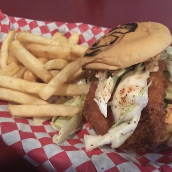 MEAT Eatery And Taproom - Chicken sandwich - Burgers Near Me - Islamorada, Florida