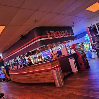 AMF Chandler Lanes - Shoes and Customer Service - Bowling Near Me - Chandler, Arizona