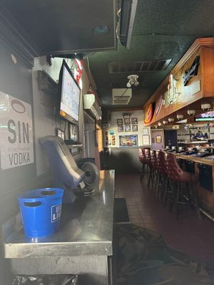 Mr D's Sports Bar and Grill by null