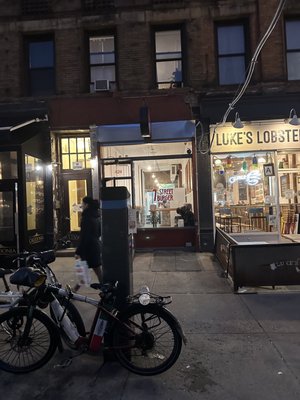 7th Street Burger Upper West Side by null