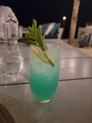 LA LAGUNA RESTAURANT AND LOUNGE by null