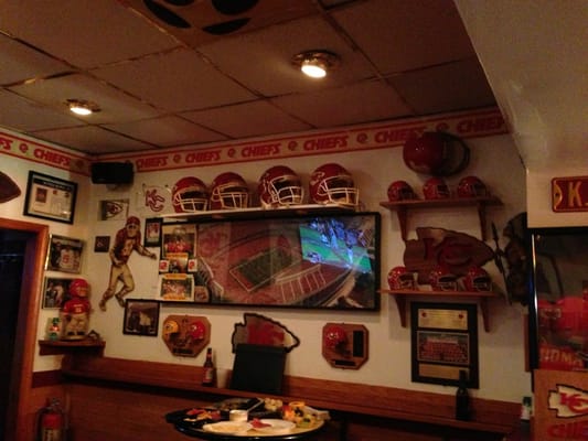 Big Charlie's Saloon by null