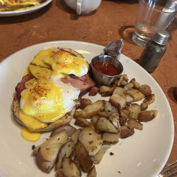 The Beachcomber Cafe - Eggs Traditional Benedict - Seafood Near Me - Newport Beach, California The Beachcomber Cafe - Eggs Traditional Benedict - Seafood Near Me - Newport Beach, California