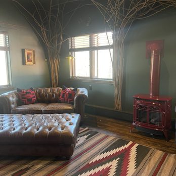 Urban Cowboy Lodge - Bed & Breakfast Near Me - Big Indian, New York