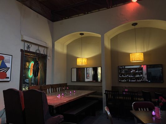Stoney's Wine Lounge by null
