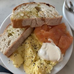 Strapazzate E Salmone