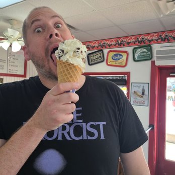 Mr B's Ice Cream Parlor - Ice Cream & Frozen Yogurt Near Me - Branson, Missouri Mr B's Ice Cream Parlor - Ice Cream & Frozen Yogurt Near Me - Branson, Missouri