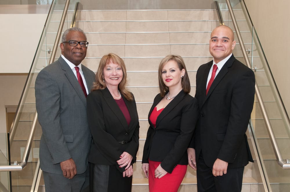 THE RUTLEDGE GROUP Updated September 2024 11 Photos 20 W Gude Dr