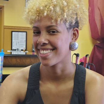 Queen Bee's Royal Hair Gallery - Vasia. Sweet personality - Hair Salons Near Me - Columbus, Ohio