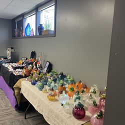 Columbus Glass Art Center - Art maker's designs for sale throughout the space! (10/03/2024)