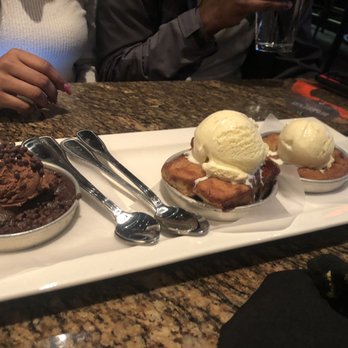 BJ's Restaurant & Brewhouse - Pizookie Trio - New American Near Me - Waco, Texas
