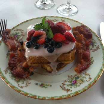 Campbell House - Strawberry parfait French toast - Hotels Near Me - Twentynine Palms, California Campbell House - Strawberry parfait French toast - Hotels Near Me - Twentynine Palms, California