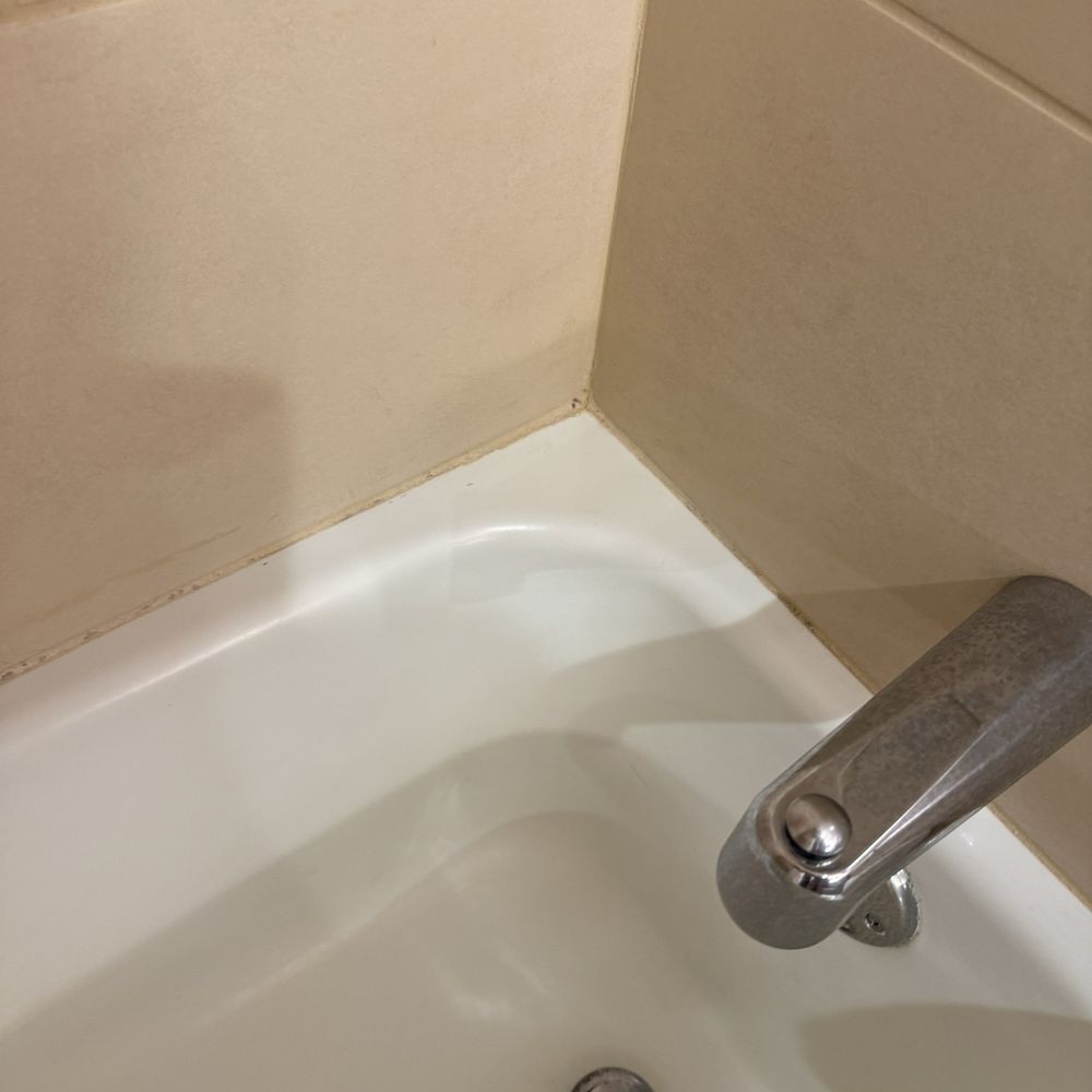 Hyatt Regency Phoenix - Bathtub has hair in it and was stained dirty - Hotels Near Me - Phoenix, Arizona Hyatt Regency Phoenix - Bathtub has hair in it and was stained dirty - Hotels Near Me - Phoenix, Arizona