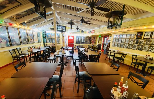 Harbor House Café by null