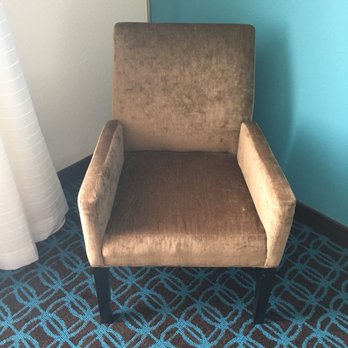 Fairfield by Marriott Inn & Suites Sandusky - Not comfy! Would prefer a love seat, sofa, or bigger chair with foot stool. - Hotels Near Me - Sandusky, Ohio