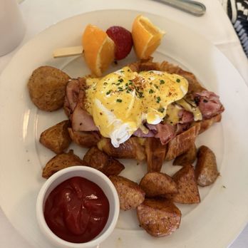 Grand Galvez - Eggs Benedict - Hotels Near Me - Galveston, Texas