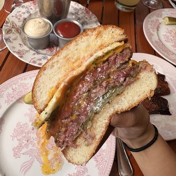 4 Charles Prime Rib - Steakhouses Near Me - New York, New York