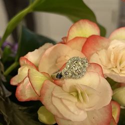 Llyn Strong Fine Art Jewelry - Custom engagement ring