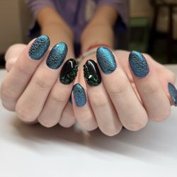 Kate Cannon Studio - Soft gel overlay with level 4 art; gems and chrome