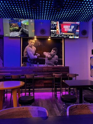 The Neighborhood Bar DWTN by null
