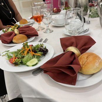 Villa Venezia - Start with salad with a red wine vinaigrette - Venues & Event Spaces Near Me - Middletown, New York Villa Venezia - Start with salad with a red wine vinaigrette - Venues & Event Spaces Near Me - Middletown, New York