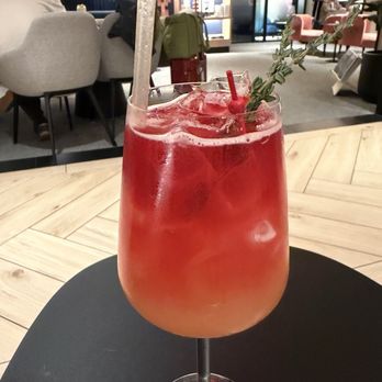Chase Sapphire Lounge - Non-alcoholic drink - Airport Lounges Near Me - East Elmhurst, New York