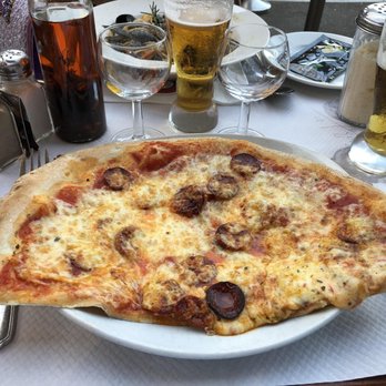 La Pizza Cresci - Pepperoni Pizza (thick slices of spicy sausage) - Italian Near Me - Cannes, 06 La Pizza Cresci - Pepperoni Pizza (thick slices of spicy sausage) - Italian Near Me - Cannes, 06