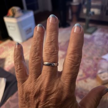 Escape Nails & Spa - Mani - Nail Salons Near Me - Wailuku, Hawaii