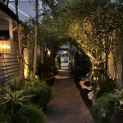 Simonton Court Historic Inn & Cottages - Entry at night