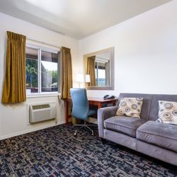 Riverview Lodge