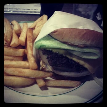 Pie 'n Burger - Cheeseburger with raw and grilled onions! - Burgers Near Me - Pasadena, California
