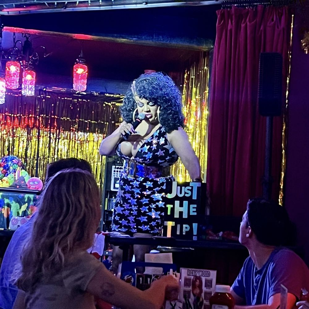 Tiny's Hi-Dive - Dive Bars Near Me - Los Angeles, California Tiny's Hi-Dive - Dive Bars Near Me - Los Angeles, California
