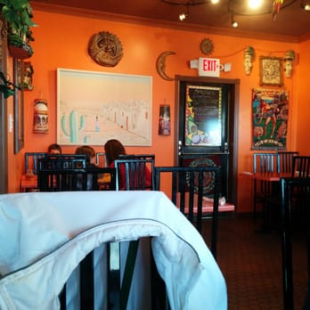 Mexico Lindo - Seating area - Mexican Near Me - Whitby, Ontario Mexico Lindo - Seating area - Mexican Near Me - Whitby, Ontario