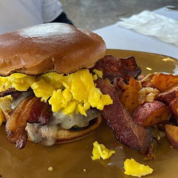 Creekside Grille Restaurant - Breakfast Burger - New American Near Me - Temecula, California Creekside Grille Restaurant - Breakfast Burger - New American Near Me - Temecula, California