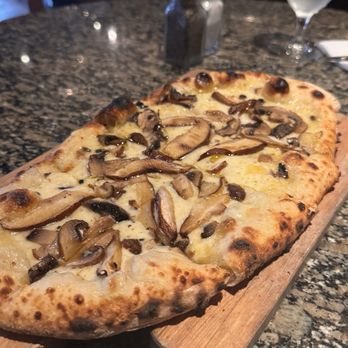 Vinny's on Windward - Mushroom Pizza Ai Funghi - Italian Near Me - Alpharetta, Georgia