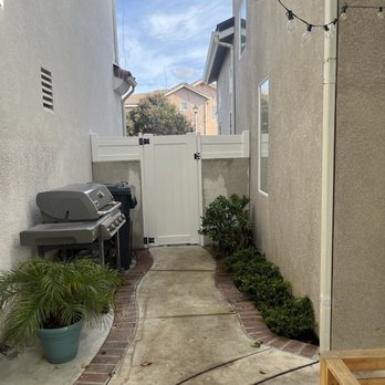 Vinyl Concepts - Gate - Fences & Gates Near Me - Thousand Oaks, California