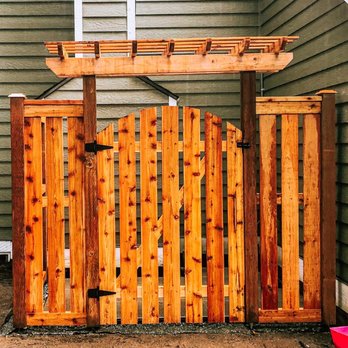 NW Caliber Fence - How do you hide your recycle/garbage bins? Build a noiice looking fence around it with a trellis on top! - Fences & Gates Near Me NW Caliber Fence - How do you hide your recycle/garbage bins? Build a noiice looking fence around it with a trellis on top! - Fences & Gates Near Me