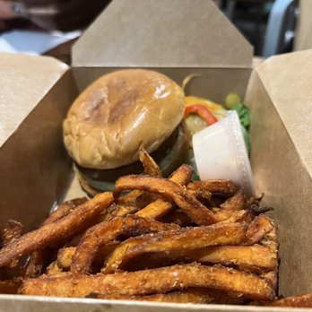 The Brooklyn Tree - Falafel burger - Comfort Food Near Me - Brooklyn, New York