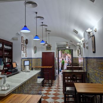 Taberna Álvaro Peregil - Drab interior - Spanish Near Me - Seville, SE Taberna Álvaro Peregil - Drab interior - Spanish Near Me - Seville, SE