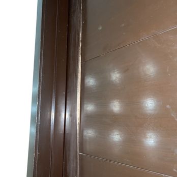 Krystal Cancún - Broken door before room change - Resorts Near Me - Cancún, ROO Krystal Cancún - Broken door before room change - Resorts Near Me - Cancún, ROO