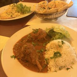 Zum Mohren - Curry chicken and escalloped turkey.