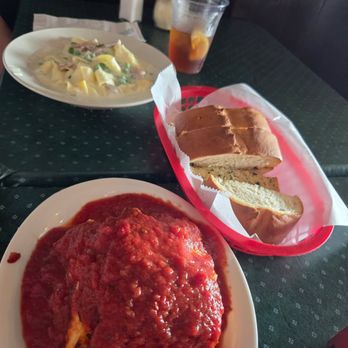 Paul's Pasta Shop - Meat lasagna, pasta carbona, both small size plates, and garlic bread. - Italian Near Me - Groton, Connecticut Paul's Pasta Shop - Meat lasagna, pasta carbona, both small size plates, and garlic bread. - Italian Near Me - Groton, Connecticut