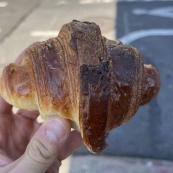 La Bicyclette Bakery - Plain croissant - Bakeries Near Me - Brooklyn, New York