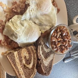 Mammie's Country Kitchen - Eggs over hash !' Homemade hash !